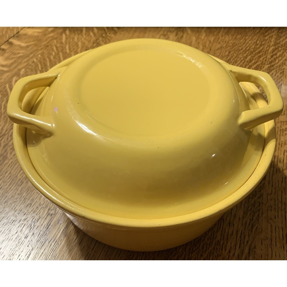 VTG Retro Made in USA Covered Stoneware Yellow Casserole‎ Dish w/ Lid 8.5"